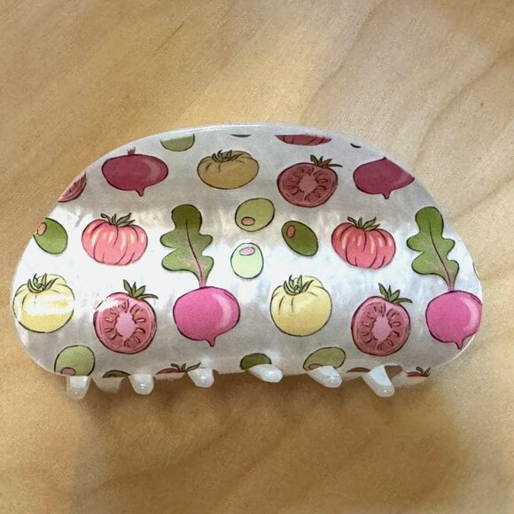 FRASIER STERLING Veggie Hair Claw Clip - Pearlescent White - Picture 1 of 13